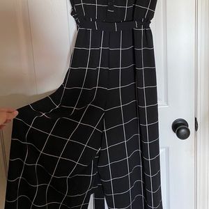 black and white sleeveless jumpsuit xxl